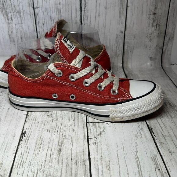 Converse Chuck Taylor All Star Low Red Sneakers 125808F Size W6 M4 - Picture 4 of 9